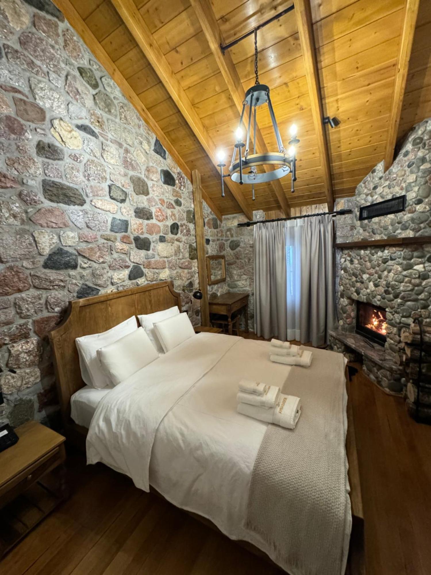 Hotel Ambassador Voskopojë Extérieur photo