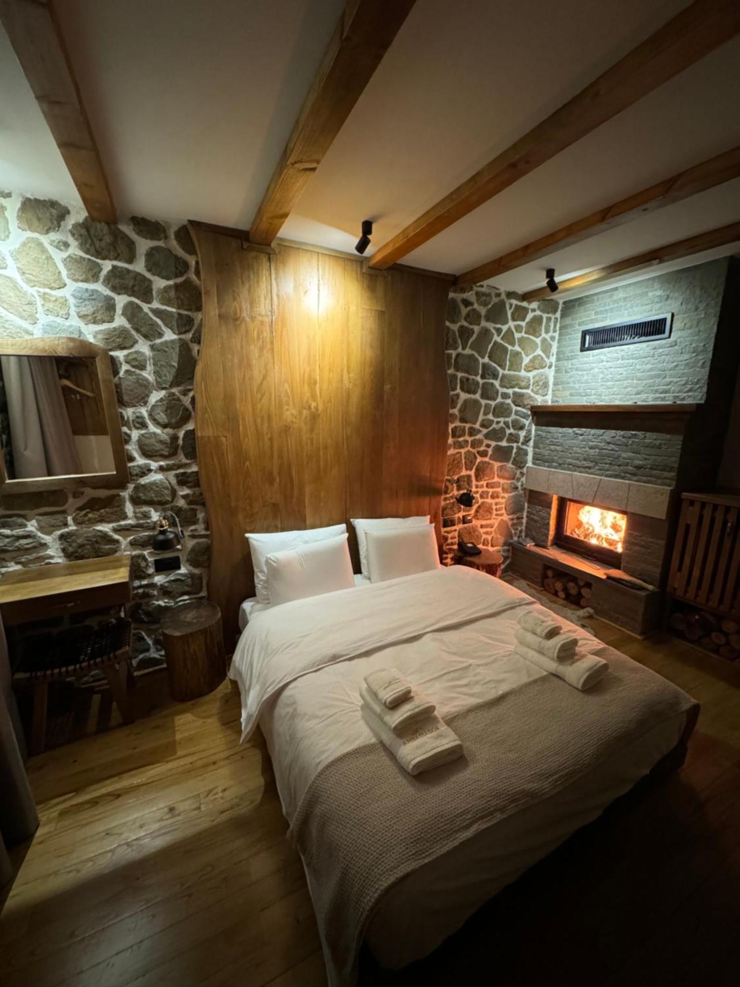 Hotel Ambassador Voskopojë Extérieur photo
