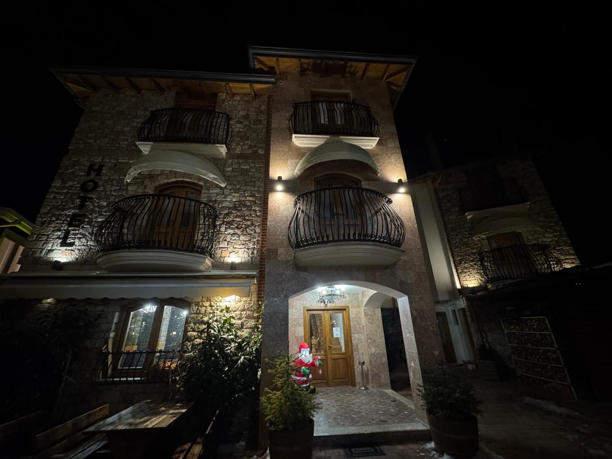 Hotel Ambassador Voskopojë Extérieur photo