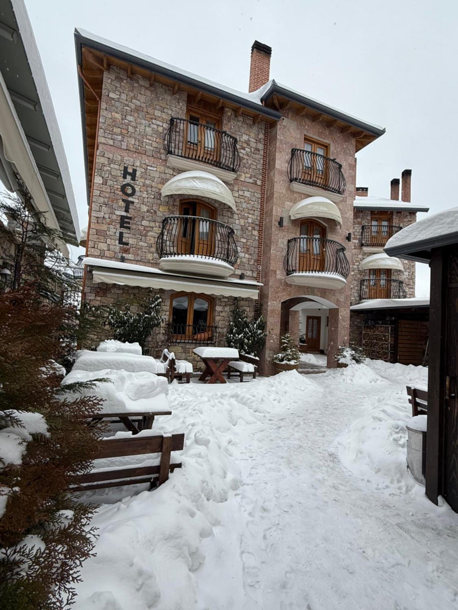 Hotel Ambassador Voskopojë Extérieur photo